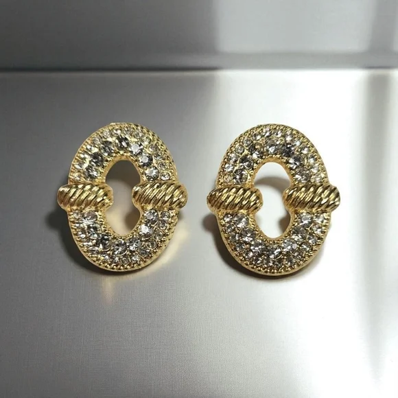 Vintage Gold-toned rhinestones earrings - Picture 10 of 16